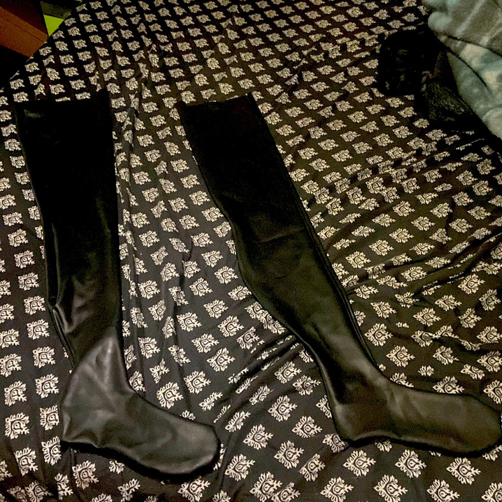 Latex rubber stockings